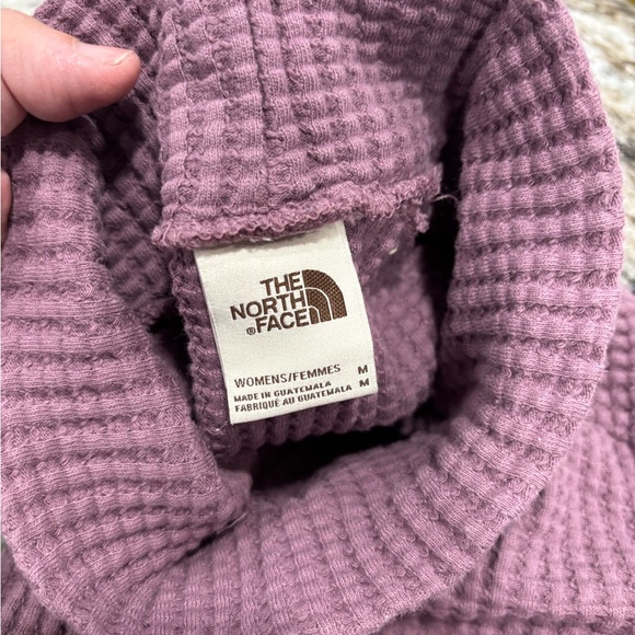 The North Face MedWeight Waffle Knit Mauve Mock Neck Pullover Sweater Size M - Picture 3 of 4